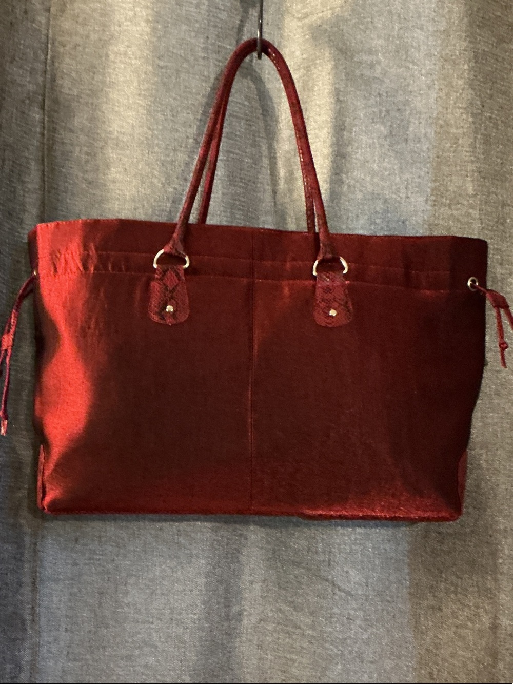Everyday Large Tote in Deep Burgundy